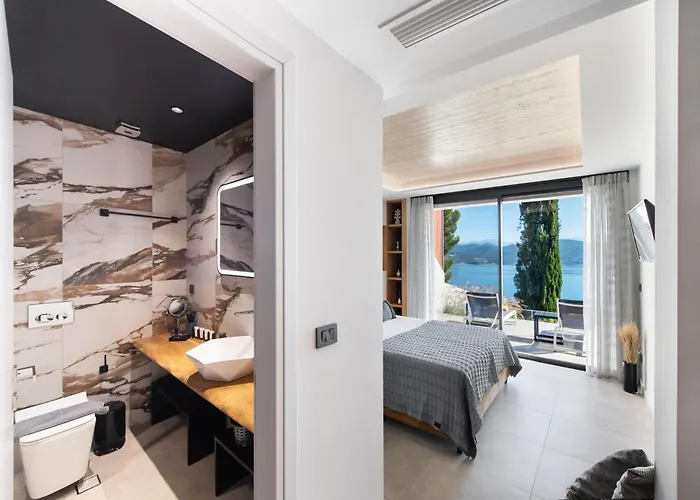 Ionian Grand - Naya Lijá