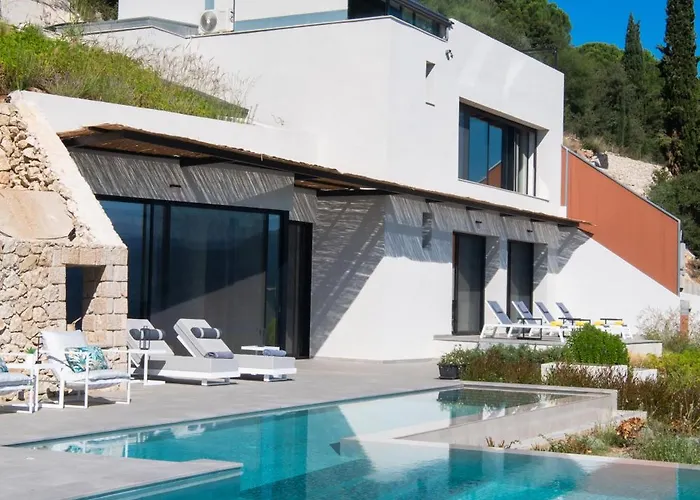 Ionian Grand - Naya Lijá